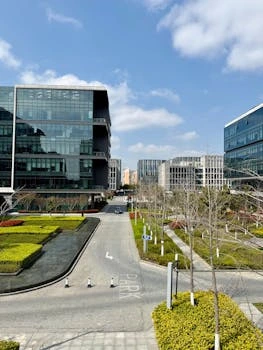 Broadway 101 Commerce Park facilities